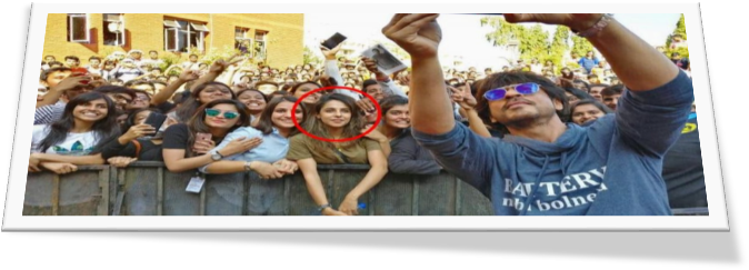 Shah Rukh Khan's Pune Selfie Going Viral For This Beautiful Girl! - Filmymantra